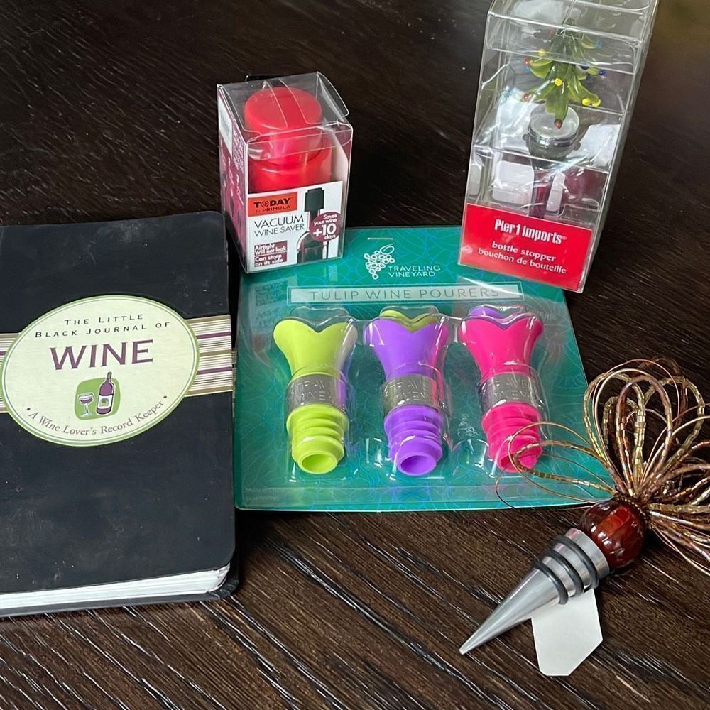 Wine Lovers Bundle. Book, Wine Stoppers.‎